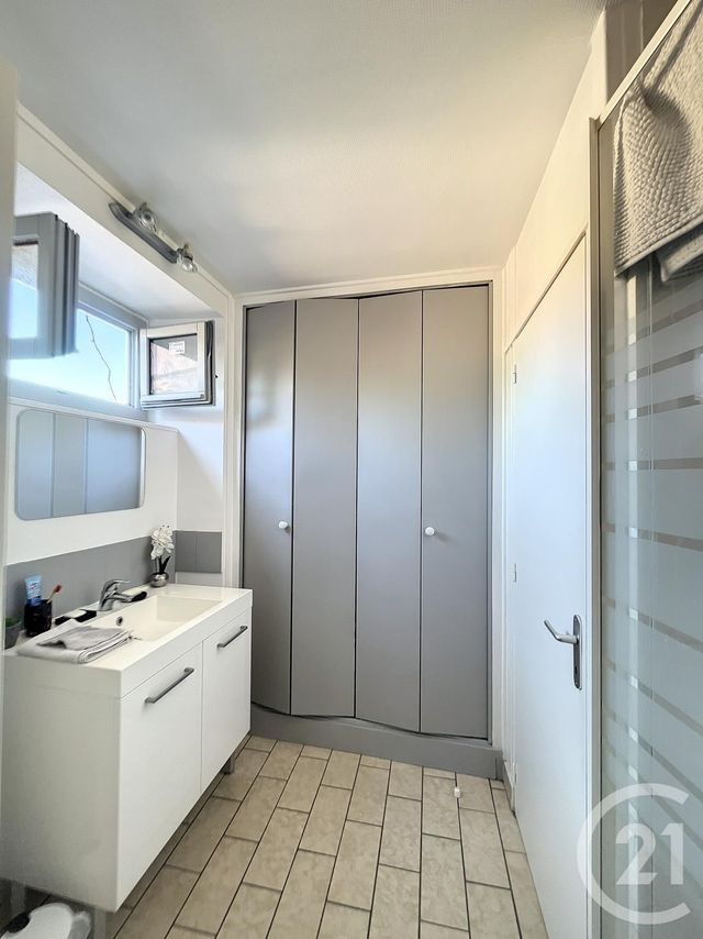 Appartement F2 &agrave; louer - 2 pi&egrave;ces - 41,90 m2 - Riom - 63 - AUVERGNE