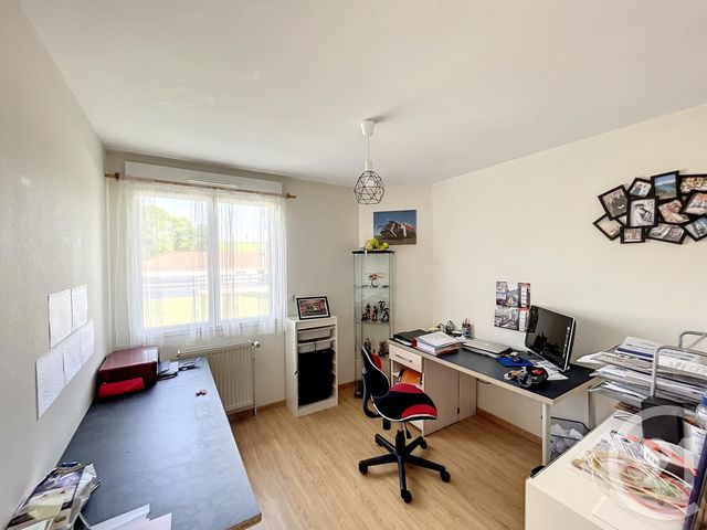 Maison &agrave; louer - 4 pi&egrave;ces - 90,80 m2 - Landogne - 63 - AUVERGNE