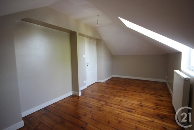 Appartement Duplex &agrave; louer - 4 pi&egrave;ces - 94,04 m2 - Puy Guillaume - 63 - AUVERGNE