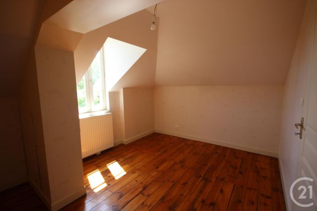 Appartement Duplex &agrave; louer - 4 pi&egrave;ces - 94,04 m2 - Puy Guillaume - 63 - AUVERGNE