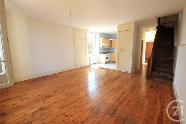Appartement Duplex &agrave; louer - 4 pi&egrave;ces - 94,04 m2 - Puy Guillaume - 63 - AUVERGNE