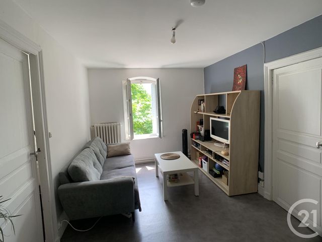 Appartement F2 &agrave; louer - 2 pi&egrave;ces - 45,04 m2 - Riom - 63 - AUVERGNE