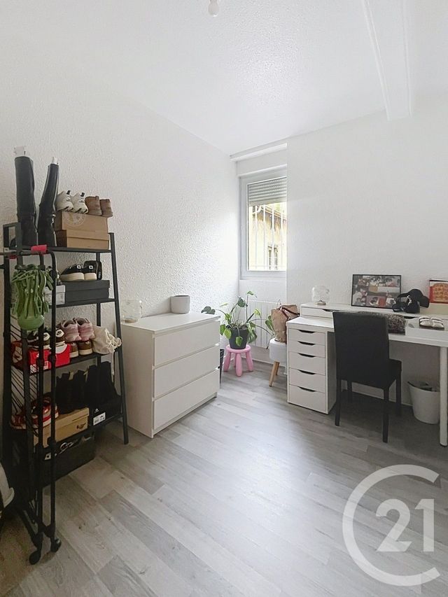 Appartement F3 &agrave; louer - 3 pi&egrave;ces - 59,08 m2 - Riom - 63 - AUVERGNE