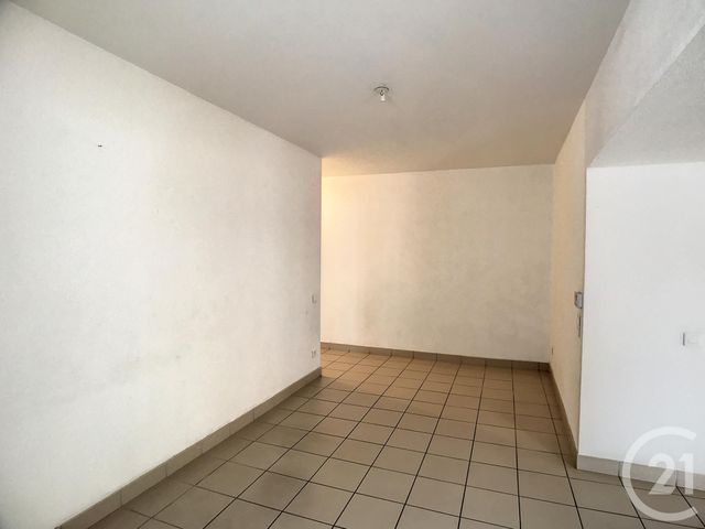 Appartement F3 &agrave; louer - 3 pi&egrave;ces - 67,06 m2 - Chatelguyon - 63 - AUVERGNE