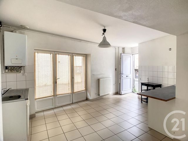 Appartement F3 &agrave; louer - 3 pi&egrave;ces - 67,06 m2 - Chatelguyon - 63 - AUVERGNE