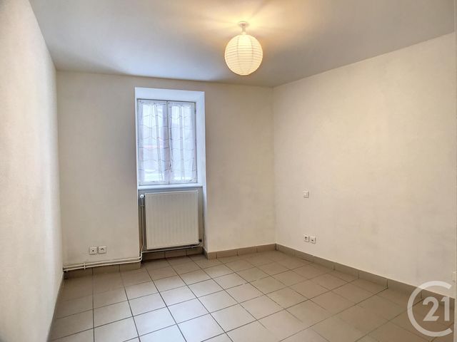 Appartement F3 &agrave; louer - 3 pi&egrave;ces - 67,06 m2 - Chatelguyon - 63 - AUVERGNE