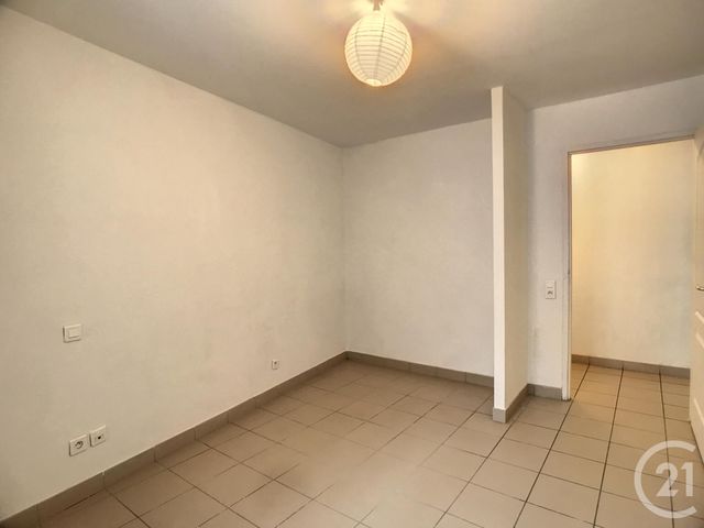 Appartement F3 &agrave; louer - 3 pi&egrave;ces - 67,06 m2 - Chatelguyon - 63 - AUVERGNE