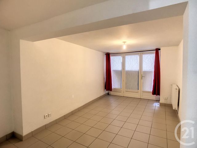 Appartement F3 &agrave; louer - 3 pi&egrave;ces - 67,06 m2 - Chatelguyon - 63 - AUVERGNE