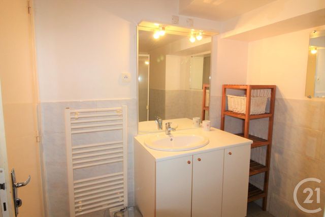 Appartement F2 &agrave; louer - 2 pi&egrave;ces - 48,05 m2 - Volvic - 63 - AUVERGNE