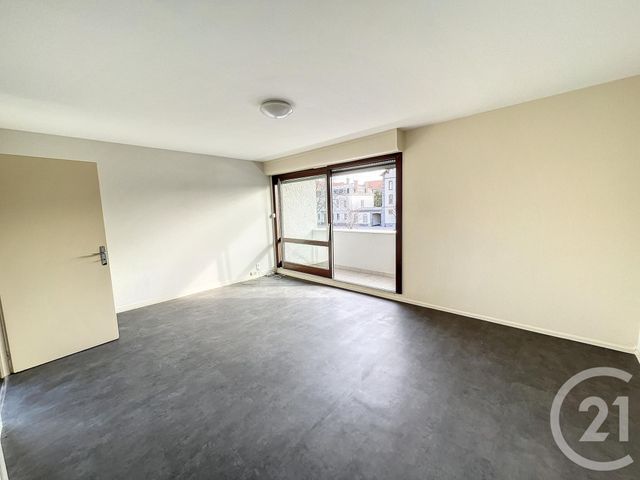Appartement F4 &agrave; louer - 4 pi&egrave;ces - 98,46 m2 - Riom - 63 - AUVERGNE