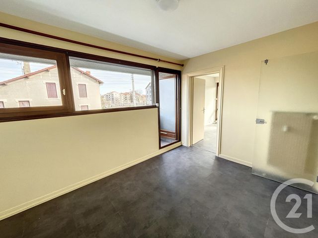Appartement F4 &agrave; louer - 4 pi&egrave;ces - 98,46 m2 - Riom - 63 - AUVERGNE