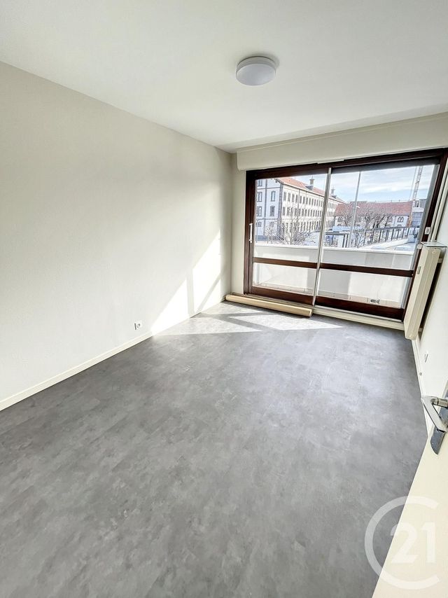 Appartement F4 &agrave; louer - 4 pi&egrave;ces - 98,46 m2 - Riom - 63 - AUVERGNE