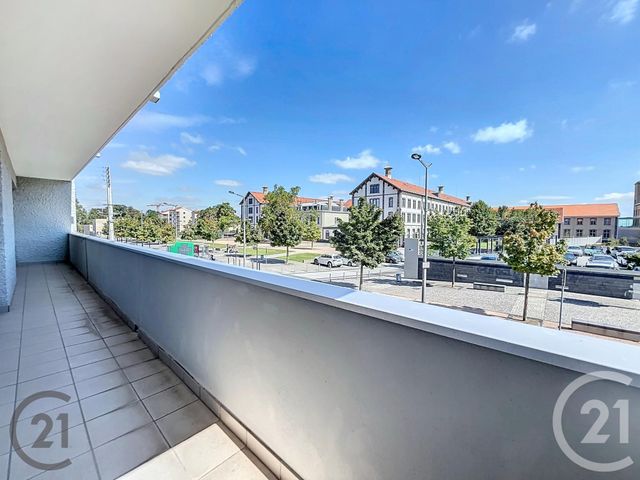 Appartement F4 &agrave; louer - 4 pi&egrave;ces - 98,46 m2 - Riom - 63 - AUVERGNE
