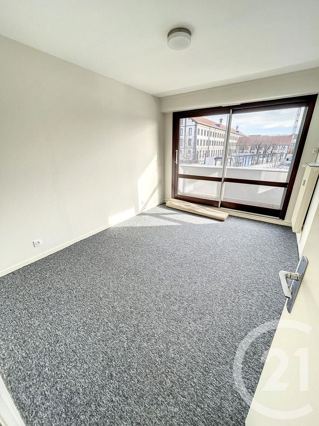 Appartement F4 &agrave; louer - 4 pi&egrave;ces - 98,46 m2 - Riom - 63 - AUVERGNE