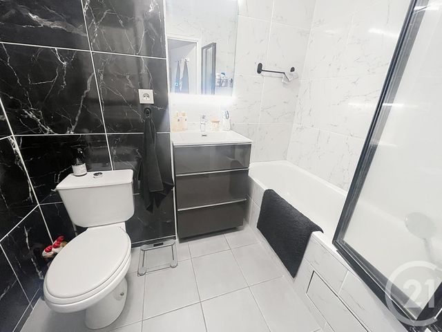 Appartement F2 &agrave; louer - 2 pi&egrave;ces - 45,13 m2 - Gerzat - 63 - AUVERGNE