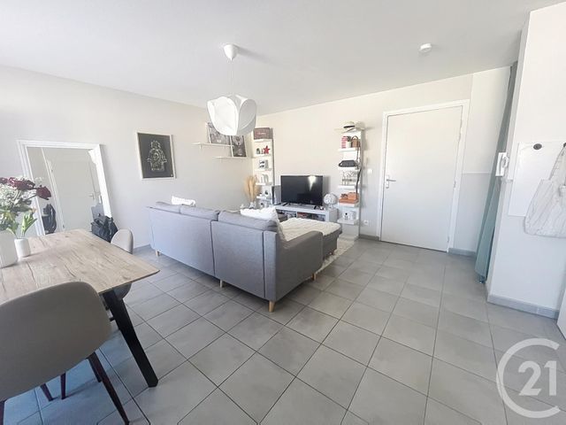 Appartement F2 &agrave; louer - 2 pi&egrave;ces - 45,13 m2 - Gerzat - 63 - AUVERGNE