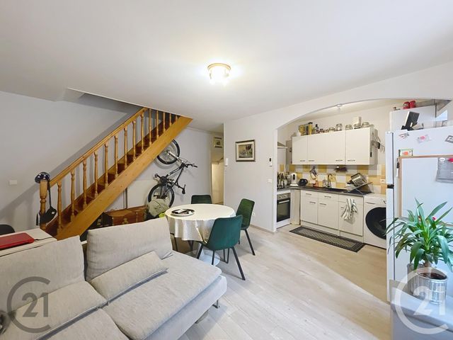 Appartement F3 &agrave; louer - 3 pi&egrave;ces - 52,43 m2 - Volvic - 63 - AUVERGNE