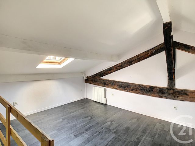 Appartement F2 &agrave; louer - 3 pi&egrave;ces - 63,11 m2 - Riom - 63 - AUVERGNE