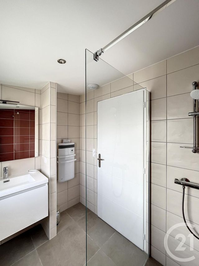 Maison &agrave; louer - 6 pi&egrave;ces - 142,70 m2 - Riom - 63 - AUVERGNE