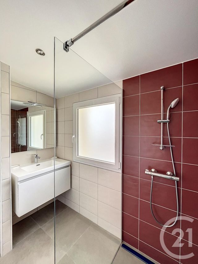 Maison &agrave; louer - 6 pi&egrave;ces - 142,70 m2 - Riom - 63 - AUVERGNE