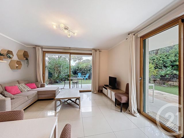 Appartement T3 &agrave; vendre - 3 pi&egrave;ces - 62 m2 - Cavalaire Sur Mer - 83 - PROVENCE-ALPES-COTE-D-AZUR