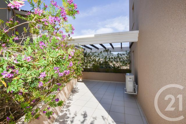 Appartement T3 à vendre - 3 pièces - 62 m2 - Cavalaire Sur Mer - 83 - PROVENCE-ALPES-COTE-D-AZUR