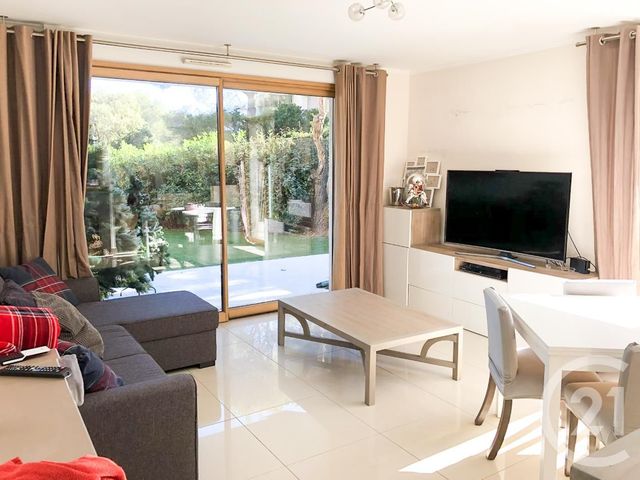 Appartement T3 à vendre - 3 pièces - 62 m2 - Cavalaire Sur Mer - 83 - PROVENCE-ALPES-COTE-D-AZUR