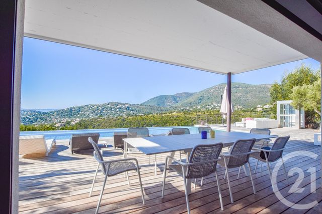 Maison à vendre - 8 pièces - 250 m2 - Cavalaire Sur Mer - 83 - PROVENCE-ALPES-COTE-D-AZUR