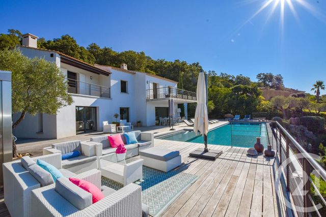 Maison à vendre - 8 pièces - 250 m2 - Cavalaire Sur Mer - 83 - PROVENCE-ALPES-COTE-D-AZUR