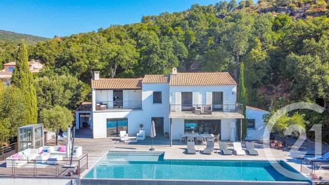 Maison à vendre - 8 pièces - 250 m2 - Cavalaire Sur Mer - 83 - PROVENCE-ALPES-COTE-D-AZUR