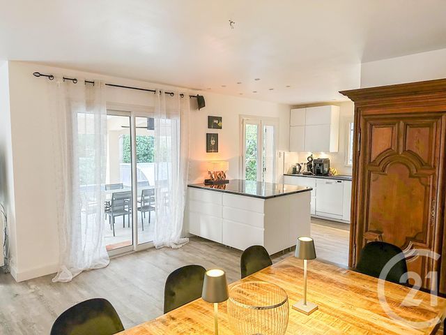 Maison à vendre - 7 pièces - 172 m2 - La Croix Valmer - 83 - PROVENCE-ALPES-COTE-D-AZUR