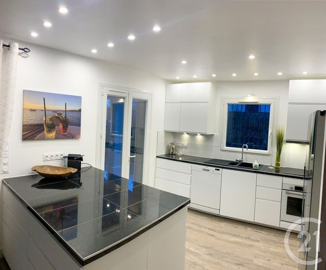 Maison à vendre - 7 pièces - 172 m2 - La Croix Valmer - 83 - PROVENCE-ALPES-COTE-D-AZUR