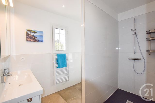 Maison à vendre - 7 pièces - 172 m2 - La Croix Valmer - 83 - PROVENCE-ALPES-COTE-D-AZUR