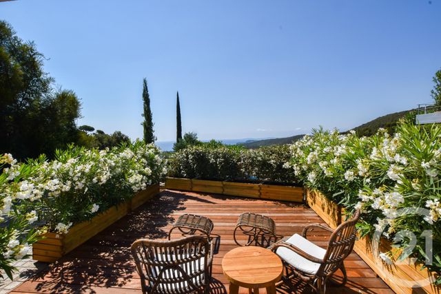 Maison à vendre - 5 pièces - 200 m2 - La Croix Valmer - 83 - PROVENCE-ALPES-COTE-D-AZUR