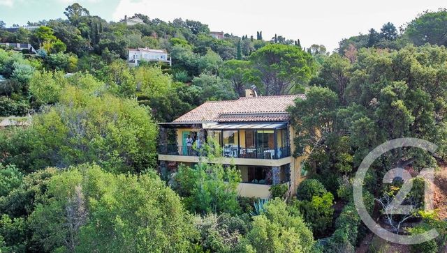 Maison à vendre - 4 pièces - 120 m2 - La Croix Valmer - 83 - PROVENCE-ALPES-COTE-D-AZUR