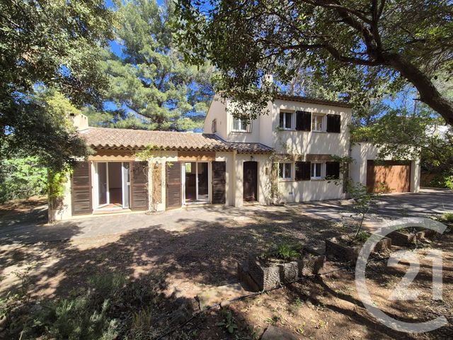 Maison à vendre - 6 pièces - 135 m2 - La Croix Valmer - 83 - PROVENCE-ALPES-COTE-D-AZUR