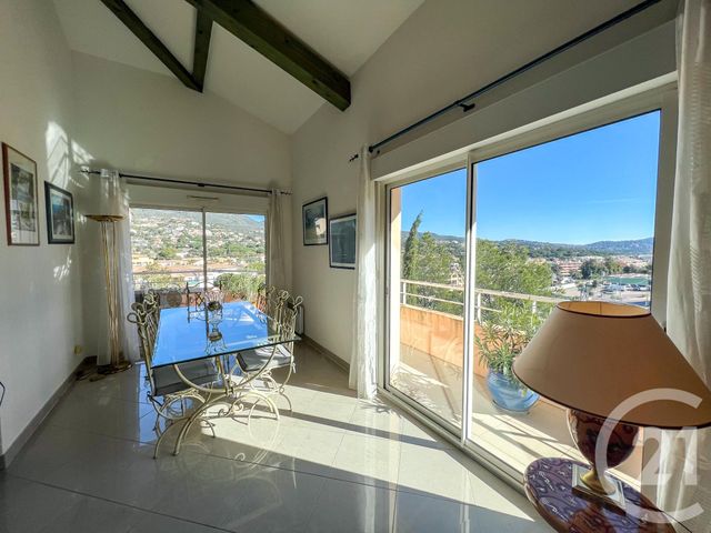 Appartement à vendre - 4 pièces - 89 m2 - Cavalaire Sur Mer - 83 - PROVENCE-ALPES-COTE-D-AZUR