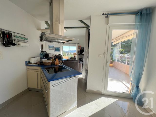 Appartement à vendre - 4 pièces - 89 m2 - Cavalaire Sur Mer - 83 - PROVENCE-ALPES-COTE-D-AZUR