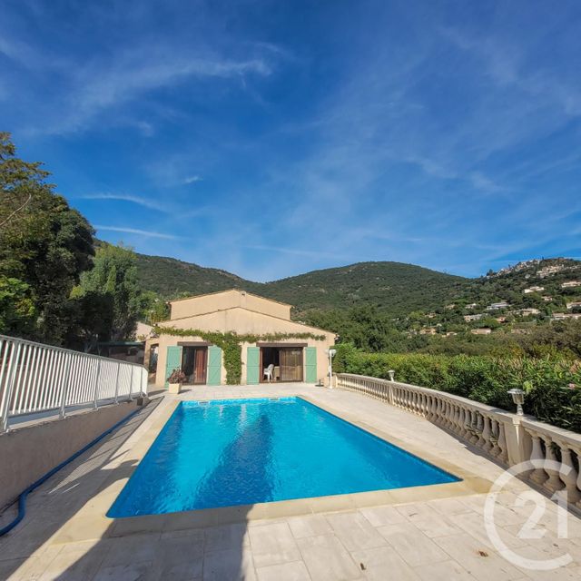 Maison à vendre - 12 pièces - 220 m2 - Cavalaire Sur Mer - 83 - PROVENCE-ALPES-COTE-D-AZUR