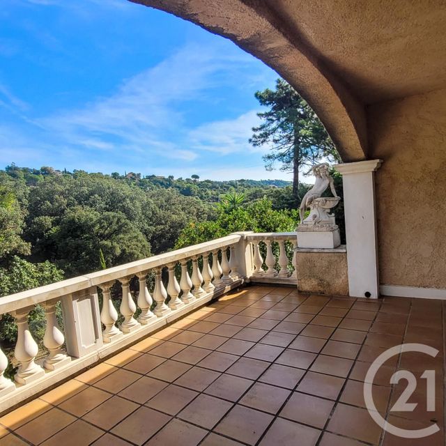 Maison à vendre - 12 pièces - 220 m2 - Cavalaire Sur Mer - 83 - PROVENCE-ALPES-COTE-D-AZUR