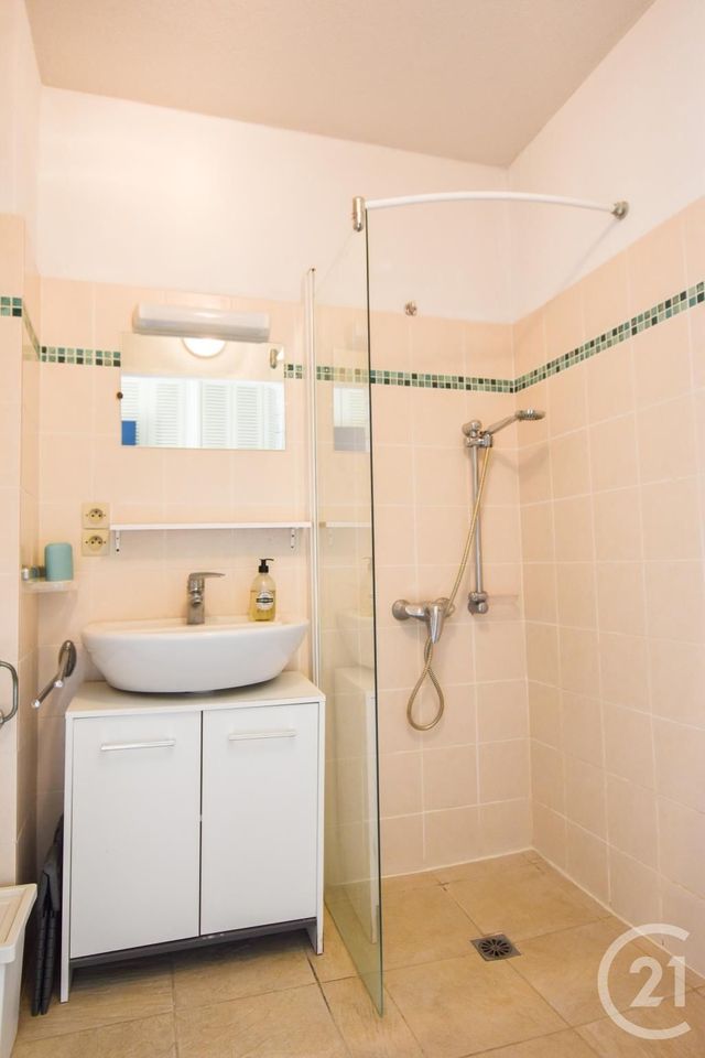 Appartement F2 à vendre - 2 pièces - 49,60 m2 - Cavalaire Sur Mer - 83 - PROVENCE-ALPES-COTE-D-AZUR