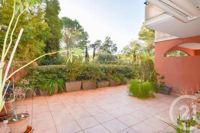 Appartement T3 à vendre - 3 pièces - 79,87 m2 - Cavalaire Sur Mer - 83 - PROVENCE-ALPES-COTE-D-AZUR