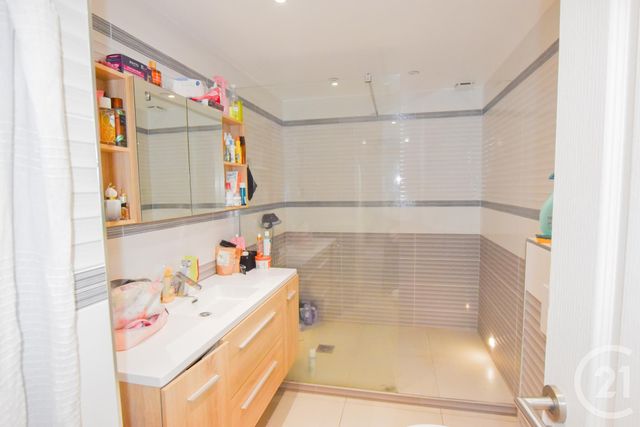 Appartement T3 à vendre - 3 pièces - 79,87 m2 - Cavalaire Sur Mer - 83 - PROVENCE-ALPES-COTE-D-AZUR