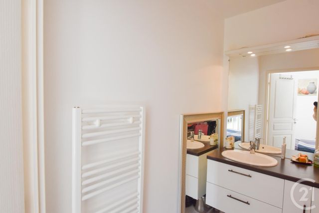 Appartement T3 à vendre - 3 pièces - 79,87 m2 - Cavalaire Sur Mer - 83 - PROVENCE-ALPES-COTE-D-AZUR