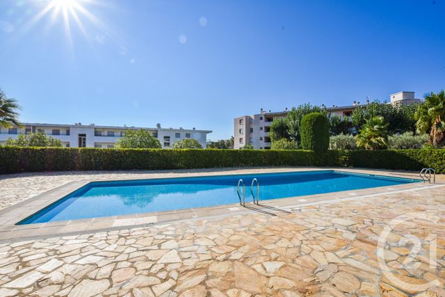 Appartement T3 à vendre - 3 pièces - 70,55 m2 - Cavalaire Sur Mer - 83 - PROVENCE-ALPES-COTE-D-AZUR