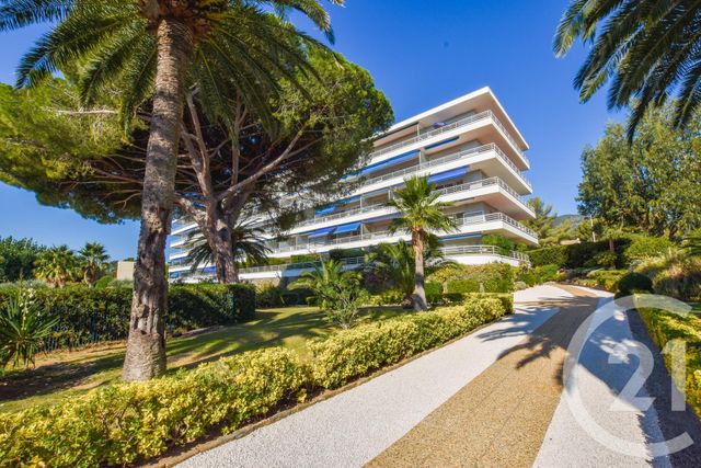 Appartement T3 à vendre - 3 pièces - 70,55 m2 - Cavalaire Sur Mer - 83 - PROVENCE-ALPES-COTE-D-AZUR