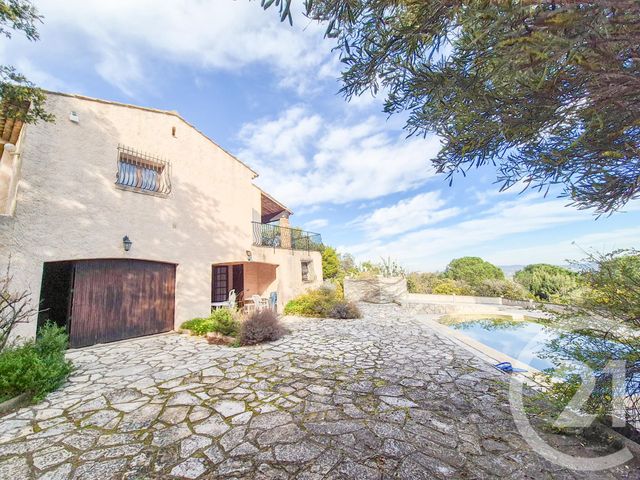 Maison à vendre - 7 pièces - 200 m2 - Cavalaire Sur Mer - 83 - PROVENCE-ALPES-COTE-D-AZUR