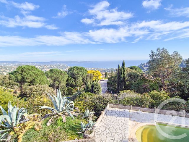 Maison à vendre - 7 pièces - 200 m2 - Cavalaire Sur Mer - 83 - PROVENCE-ALPES-COTE-D-AZUR