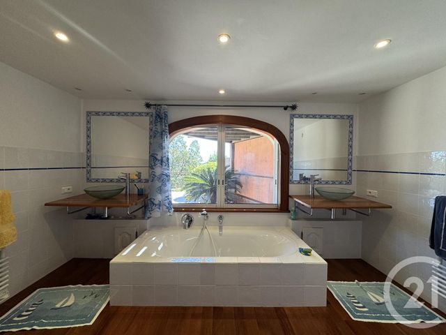 Maison &agrave; vendre - 5 pi&egrave;ces - 150 m2 - Cavalaire Sur Mer - 83 - PROVENCE-ALPES-COTE-D-AZUR