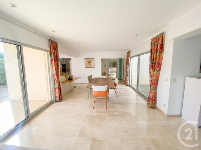 Maison à vendre - 6 pièces - 191 m2 - Cavalaire Sur Mer - 83 - PROVENCE-ALPES-COTE-D-AZUR